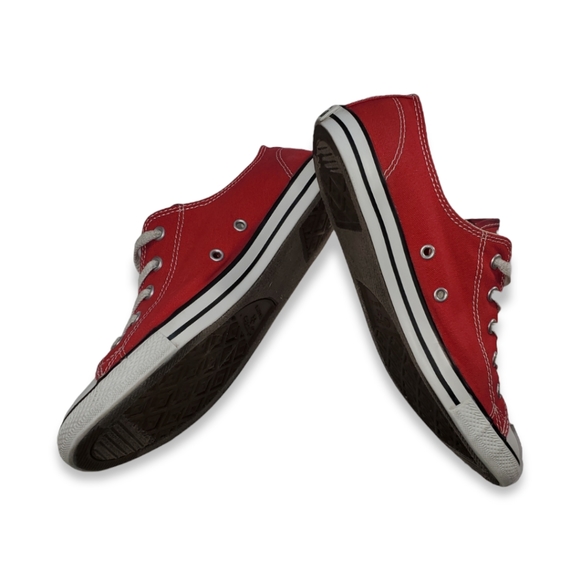 Chuck Taylor All Star Classic Size 8 Women's - Picture 2 of 6